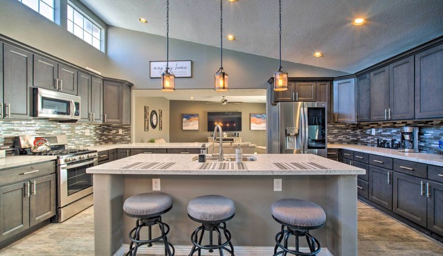Modern El Paso Home w/Backyard & Fire Pit!