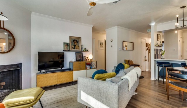 Modern Remodeled Condo in heart of South Congress