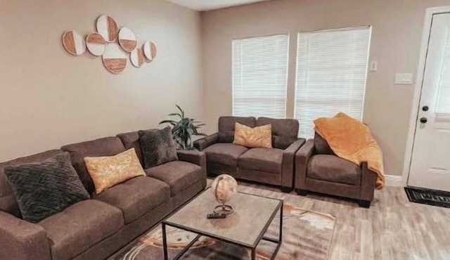 Modern Single family home, 3bedrooms, 2baths. 4Beds, Sleeps 7