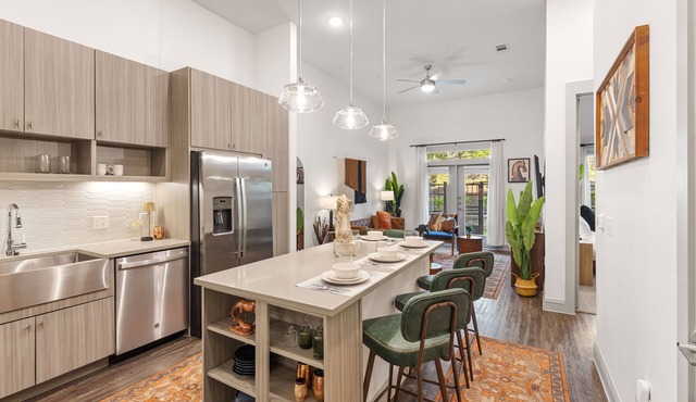 Modern Stylish 1BR w/Pool & Gym Access