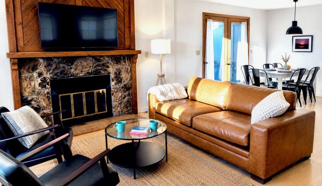 Modern Taos retreat with private steam shower