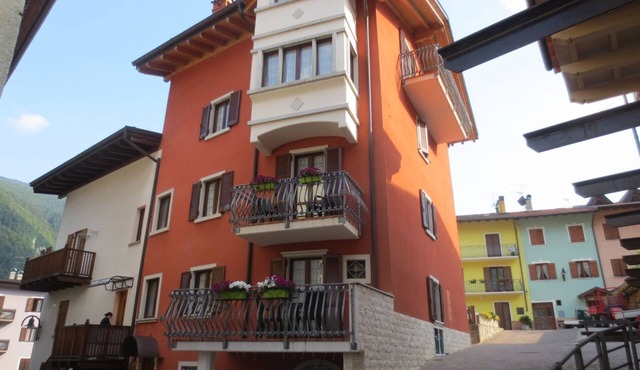 MOLVENO BOUTIQUE in Molveno