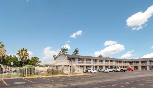 Motel 6-Fort Worth, TX - Seminary