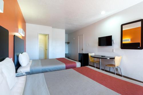 Motel 6-Santa Fe, NM - Downtown