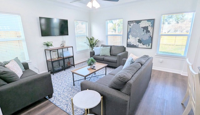 Near Rosenburg & Needville Sleeps 9 Pet Friendly