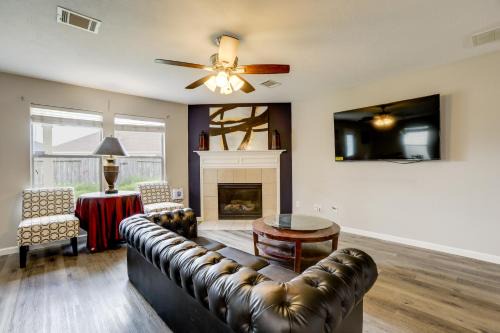 Near The Woodlands! Group Retreat w/Yard & Patio in Spring