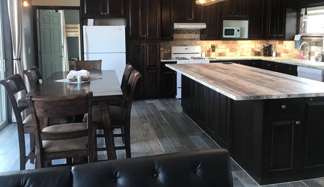 New 3 Bed, 2 Bath Cabin in Scenic Indianola Valley in Fairview