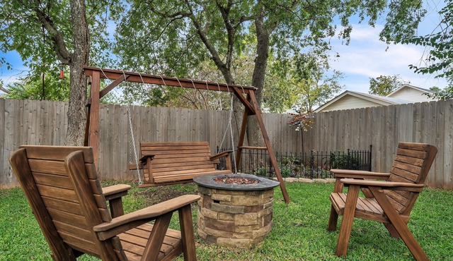 NEW! Charming Canary Cottage Retreat
