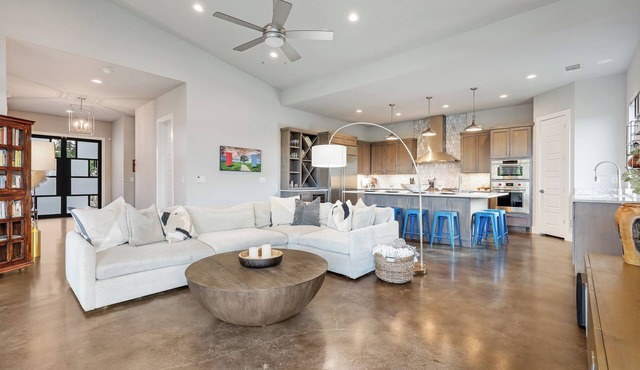 NEW! Hilltop Luxury and Outdoor Living w/VIEWS!