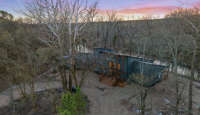 NEW ~ Waterfront ~ Creek ~ Fishing ~ Hot Tub ~ Trails in Broken Bow