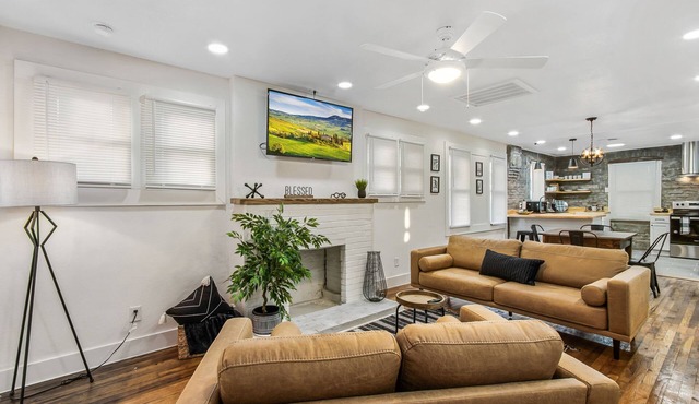 Newly renovated bungalow near downtown El Paso