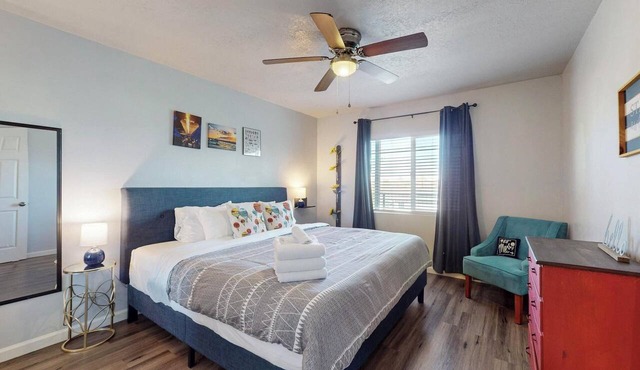 No.7: King bed, 1bd/1ba, UNM