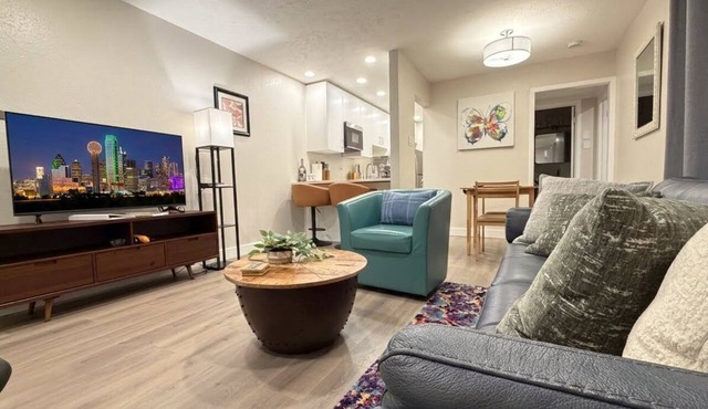 Oaklawn near Dallas Medical District & Cedar Springs w/Gated Prkg