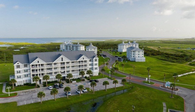 One bedroom Holiday Inn Club Vacations At Galveston for Halloween