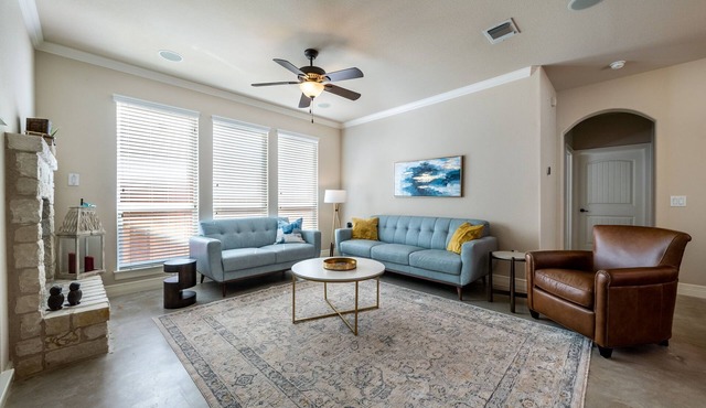 One-Story 3BR/3BA Home - Central Austin - Mueller Neighborhood