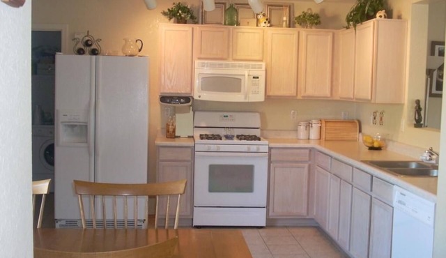 Oro Valley Home with Pool for long-term rental