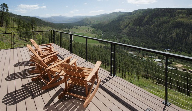 Panoramic Valley Home | Views, Deck & Game Room - Sauna