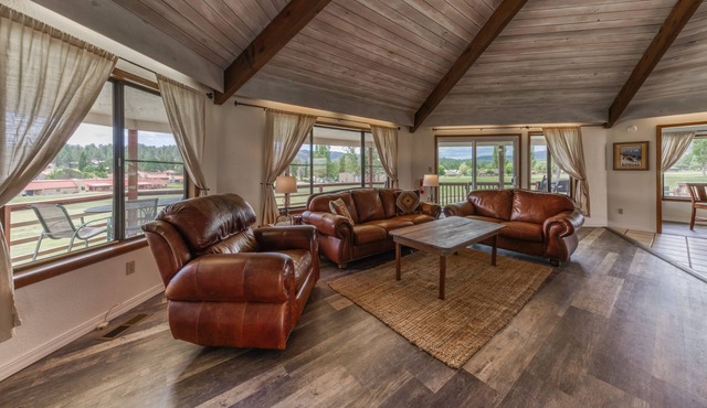 Par Fore the Course: Dog Friendly, Level Entry 3 Bedroom with a View of the Course!