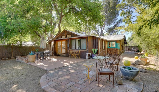 Patagonia Cottage w/Patio & Yard: Walk to Town!