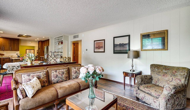PATAGONIA PLACE - Charming 3-bedroom house in serene Patagonia, AZ