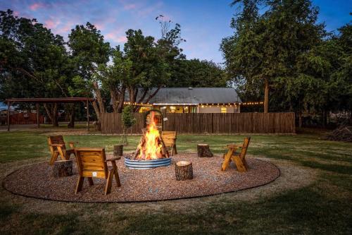 Peace, Space & Starry Nights: Ranch Home in Azle