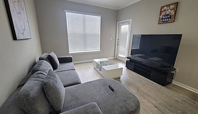 Peaceful 1BR – Close to Nature Trails & Shopping