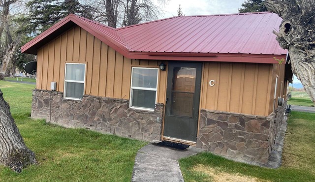 Peaceful country appeal 1-bedroom apartment next to Splashland