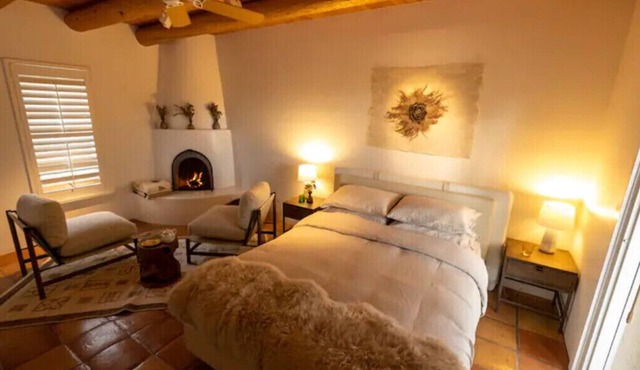 Peaceful Suite in Desert Inn- Acoma Queen Room