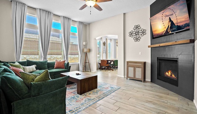 Pet Door & Patio, Fort Bliss, North Hills Shopping, Painted Dunes Golf Course