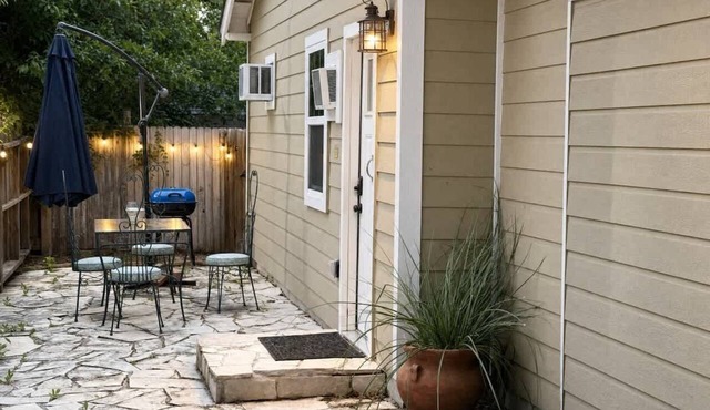Pet-Friendly Cottage | Walk to Downtown Seguin in Seguin