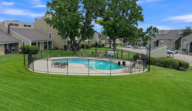Pet-Friendly | Lake Conroe Condo | King Bed | Pool Steps Away | Loft Work Space