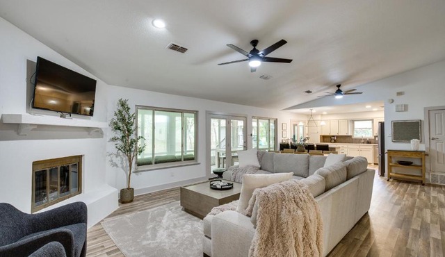 Pickleball/Sport Court: Spacious Kemp Home!