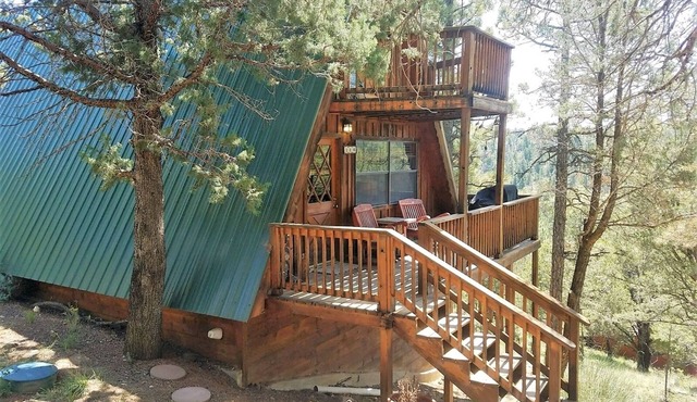 Pinon Hideaway - Two Bedroom Cabin
