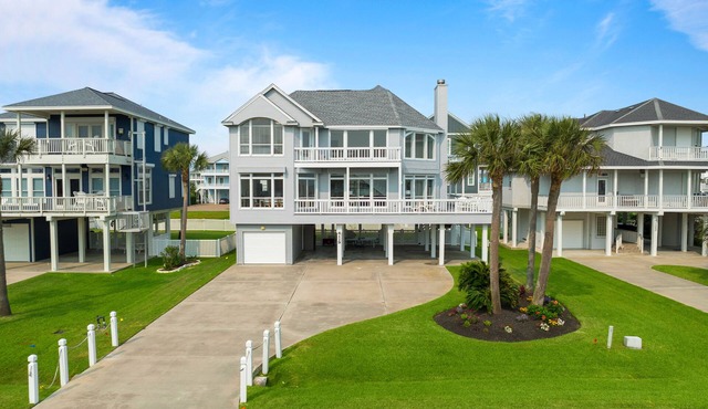 Pirates Beach West 4 br and 3.5 bath sleeps 10-13 depending with small children