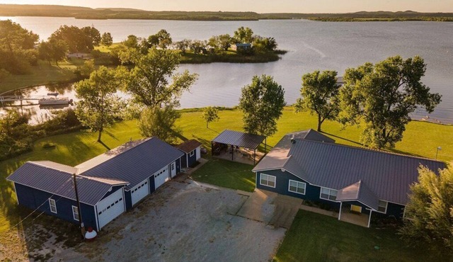 PK Lake Retreat | Private Beach, Bring Your Boat, Ultimate Game Room & Hot Tub