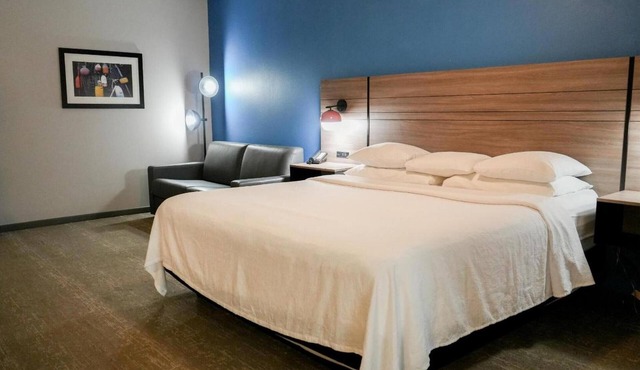 Practical Room Near Lydia Ann Lighthouse - 2 miles away | Free Parking
