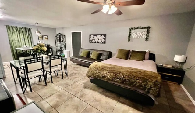 Premium Studio A w/private yard