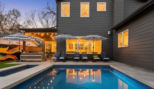 Private Luxury Austin Retreat with Pool, Spa & Sauna near SoCo