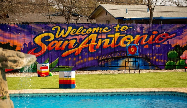 Private Pool + Hot Tub, Game Room, 10 Min to Six Flags & River Walk