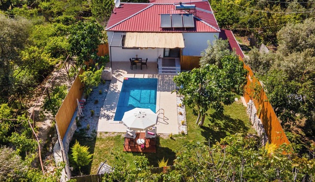Private Pool, Jacuzzi, Conservative Honeymoon Villa in Üzümlü
