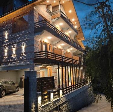 Private Villa Alpine Escape 6BHK in Manāli