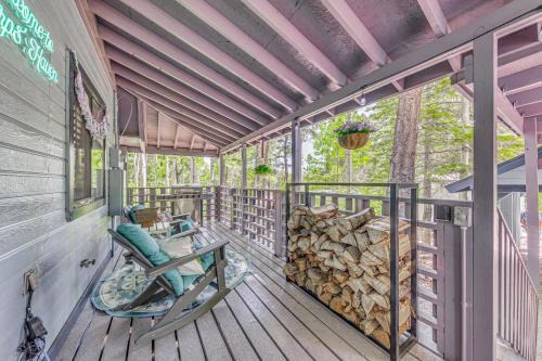 Quaint Cloudcroft Cabin w/Stunning Forest Views!
