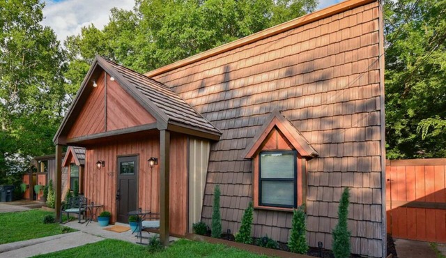 Quaint Cozy Cottage & Patio in the heart of Caldwell.