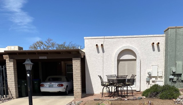 Quiet and Cozy DH2 Townhome close to DH social center