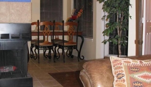 Quiet, Beautifully Furnished, 2BR/2BA Ventana Canyon Condo