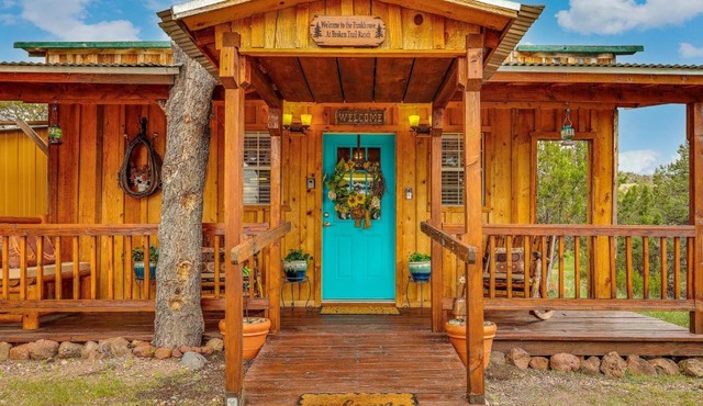 Quiet Eagar Retreat Near Lakes, Hiking & Hunting!