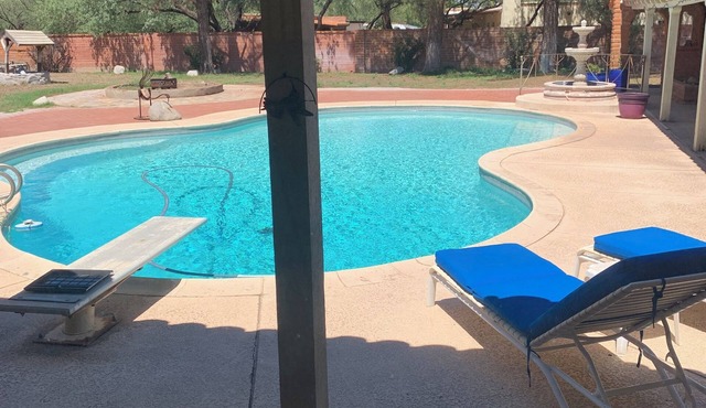 Quiet Retreat close to the golf course, shops and restaurants here in Tubac.