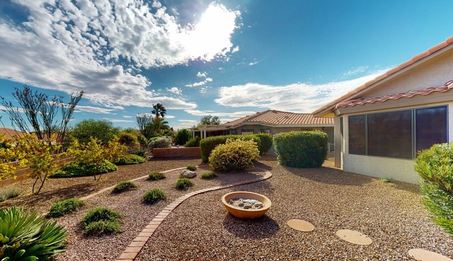 Radiant desert stay with pool and tennis access - mountain views, dogs ok