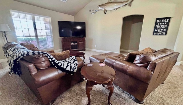 Raiderland Rest Stop - 3BR/2BA - Close to Campus in Lubbock