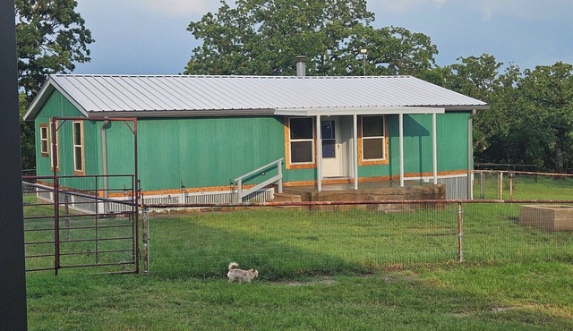 Relax in the wilderness at Bowie Acres